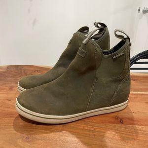 Xtratuf 6 Inch Leather Ankle Deck Boot Olive 9.5